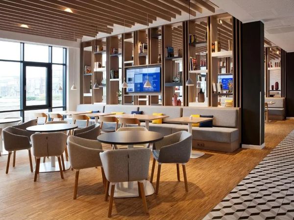 2 Tage Kurzurlaub mit Frühstück im Holiday Inn Express Offenburg, Baden-Württemberg inkl. Frühstück Unkategorisiert online kaufen 2 Tage Kurzurlaub mit Frühstück im Holiday Inn Express Offenburg, Baden-Württemberg inkl. Frühstück Unkategorisiert online kaufen