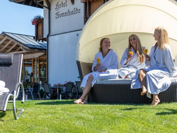 Mädelstage - 5 Tage inkl. Gesichtsbehandlung und Sekt in Ühlingen-Birkendorf, Baden-Württemberg inkl. Halbpension Plus Unkategorisiert online kaufen Mädelstage - 5 Tage inkl. Gesichtsbehandlung und Sekt in Ühlingen-Birkendorf, Baden-Württemberg inkl. Halbpension Plus Unkategorisiert online kaufen
